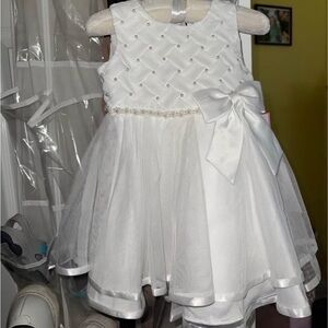 Elegant White Kids Dress with Bow
